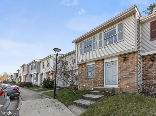1644 10th St S, Arlington, VA 22204
