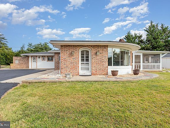 5th image of 132 Sunny Slope Ln