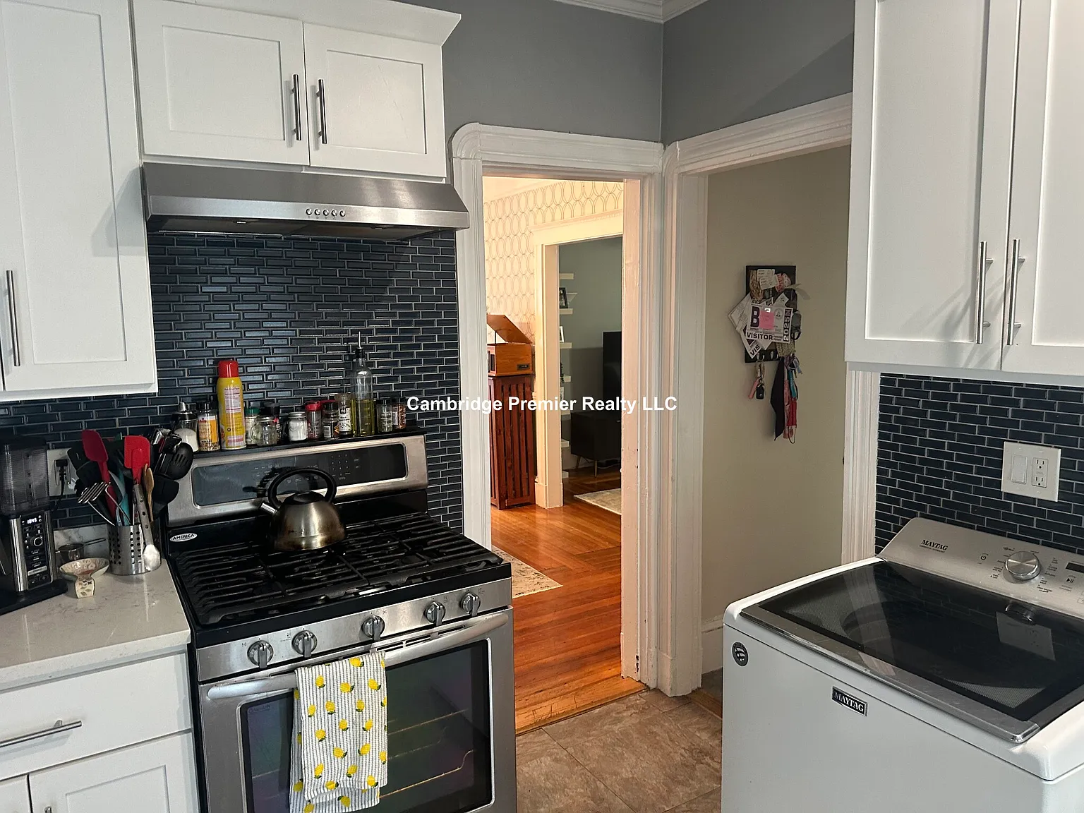 2 bed, 1200 sqft, $3,200 — Photo 2