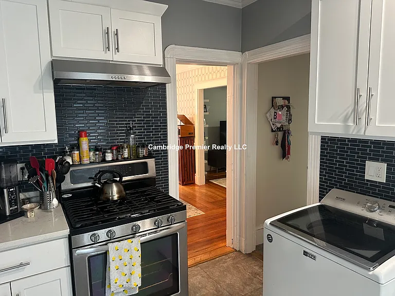 58 Lowden Ave #3 — Photo 2