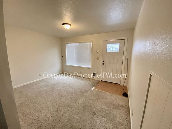 2nd image of 920 Winchester Ave #6