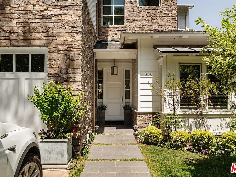 356 E Rustic Rd — Photo 31