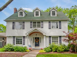 1006 N Cross St, Wheaton, IL 60187
