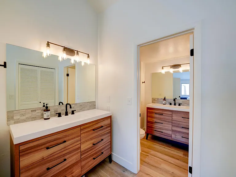 124 Parkway — Photo 16