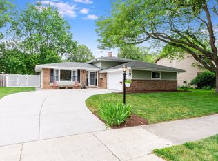 6S176 Country Dr, Naperville, IL