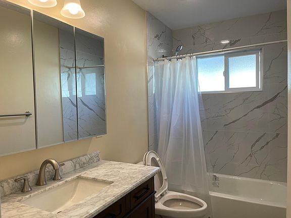 2nd image of 879 Lewis Ave #879