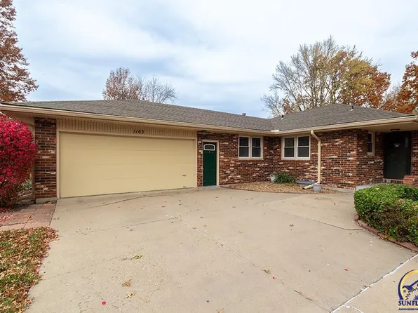 1165 SW Kent Pl, Topeka, KS 66604