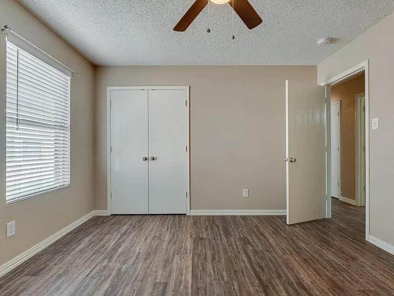 5536 Camarillo Dr — Photo 14
