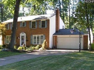 28530 Knickerbocker Rd, Bay Village, OH 44140