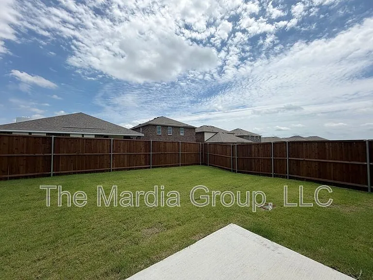 1213 Herring Dr — Photo 19