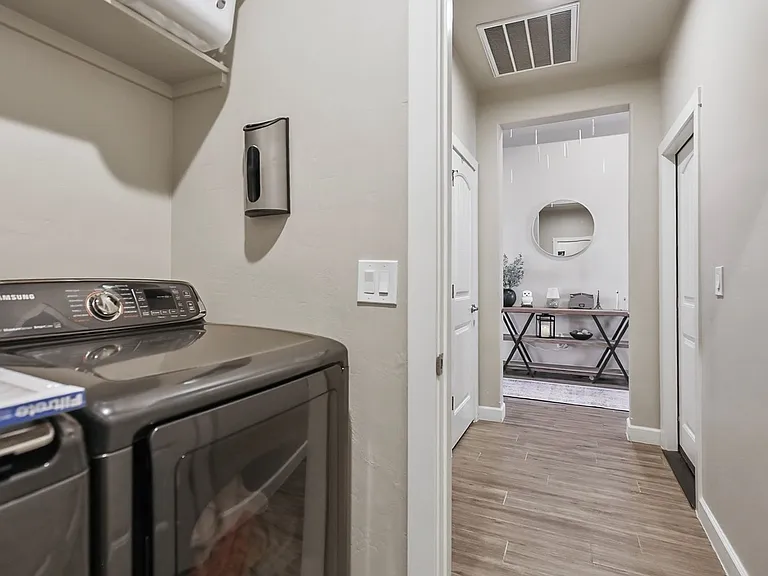 501 Montecito Dr — Photo 27