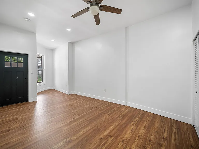 36-38 Fulton St #1 — Photo 4