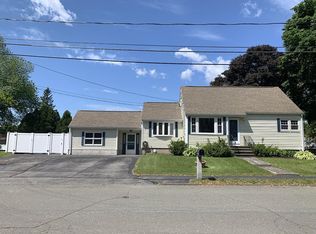 36 Richard Cir, Woburn, MA 01801