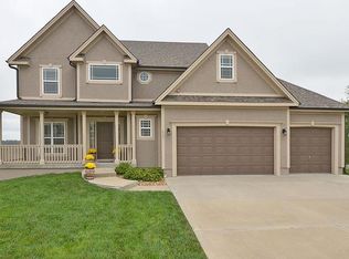 613 Wright Valley Rd, Smithville, MO 64089