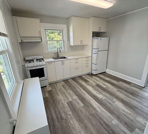 2nd image of 11 North St