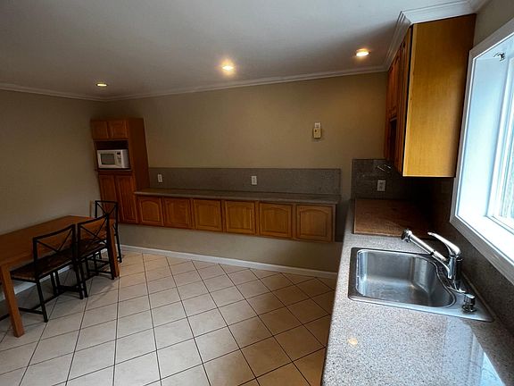 2nd image of 2187 39th Ave #A