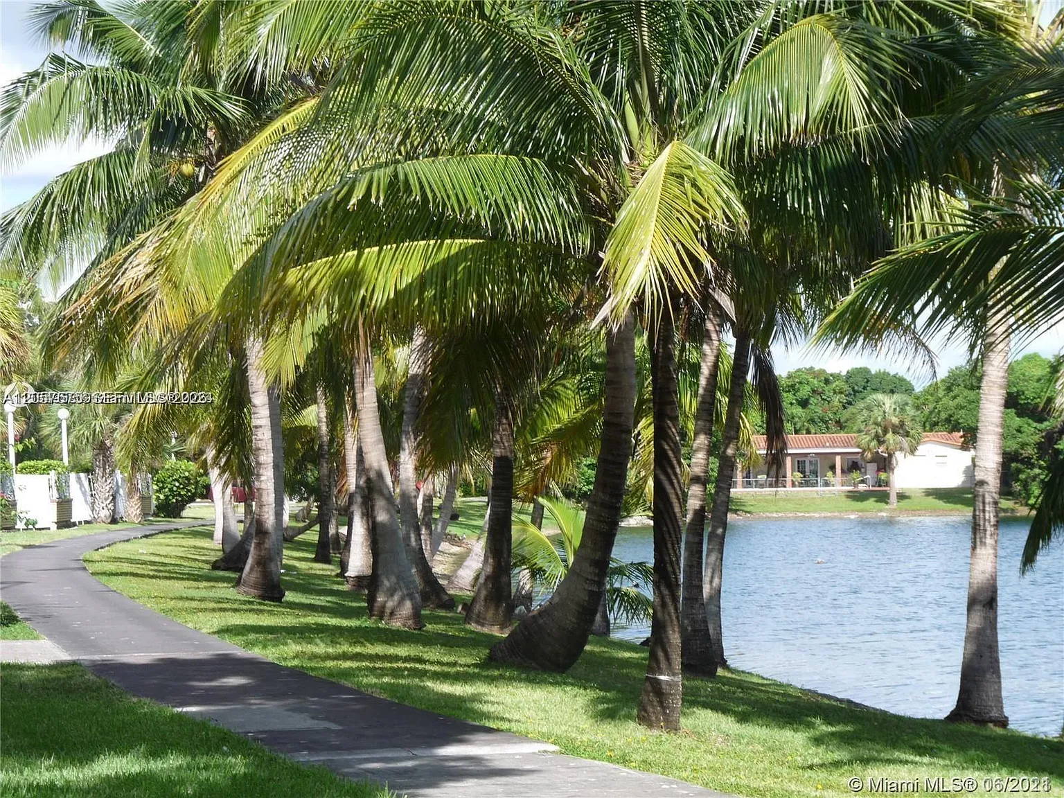 Promenade At Kendale Lake — Photo 2