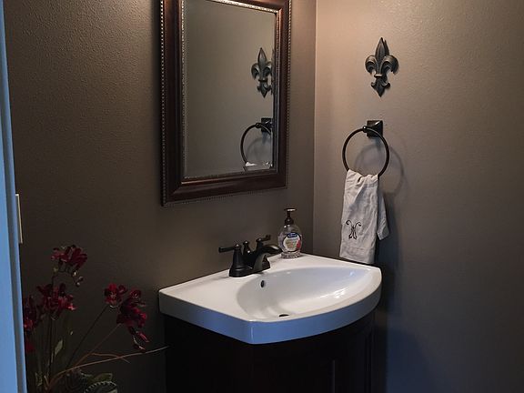 Downstairs half bath