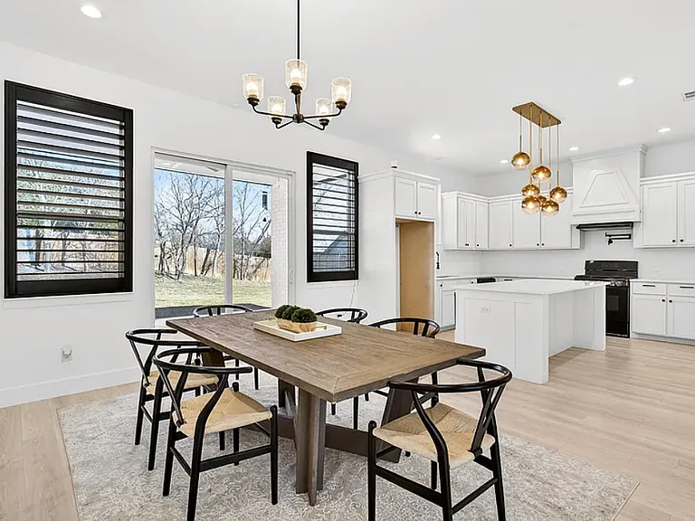 531 W Laureland Rd — Photo 21