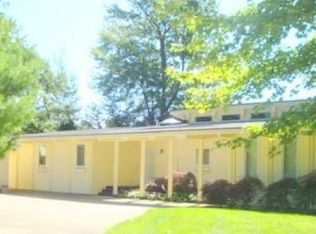 4724 Rood Rd, Norton Shores, MI 49441