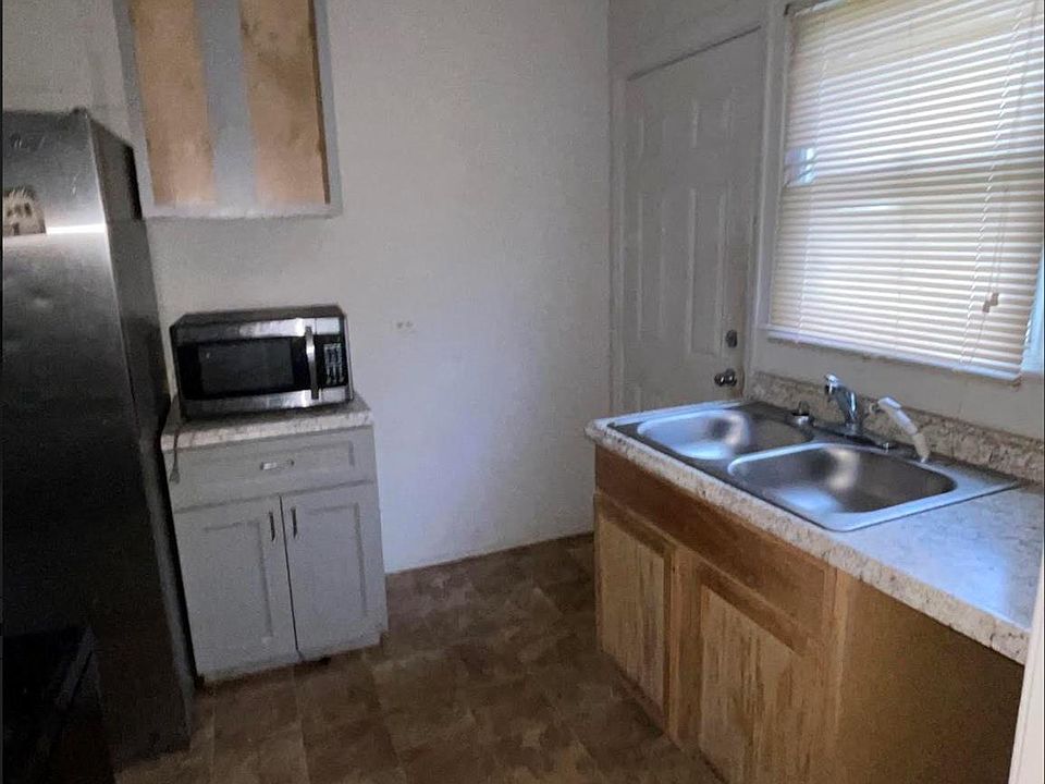 2nd image of 1408 Camp Greene St