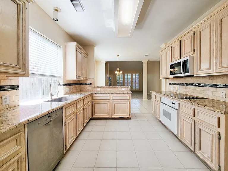 4106 Creek Ridge Ln — Photo 11