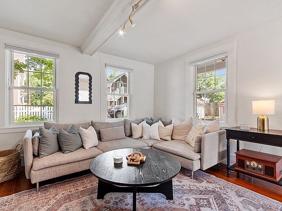 3rd image of 36 Pleasant St