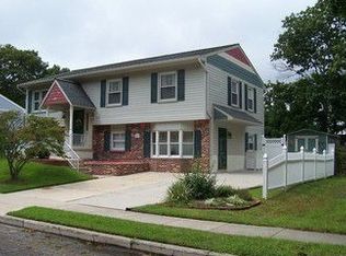 6 Edgewood Dr, Somers Point, NJ 08244