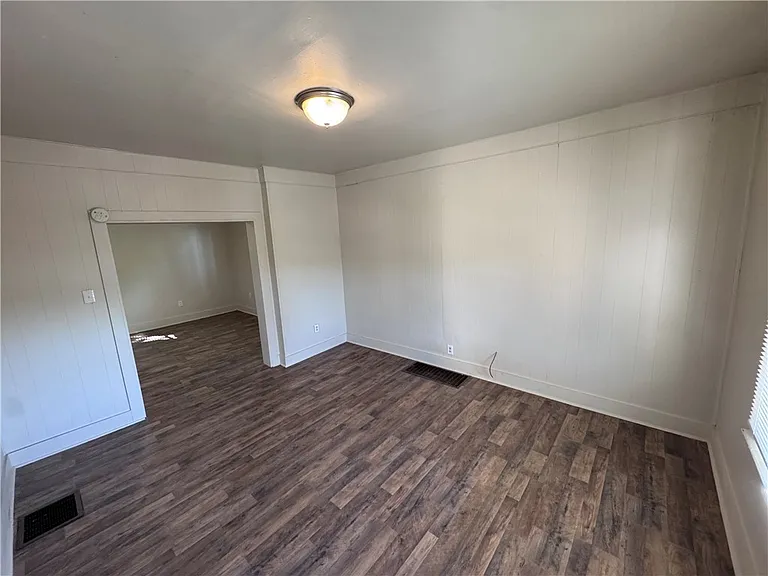1067 Cleveland Ave — Photo 5