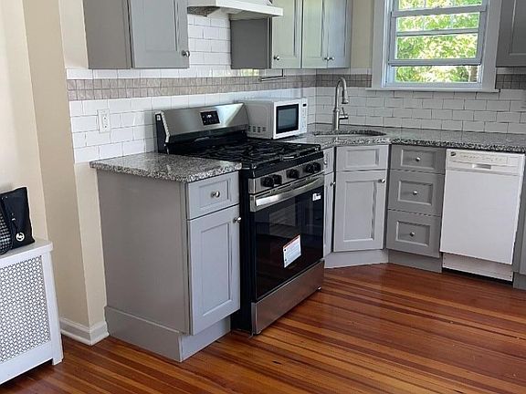 2nd image of 17 Chestnut St Floor 2