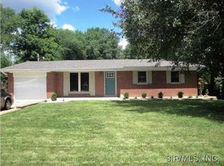 13 Fenwood Dr, Belleville, IL 62220