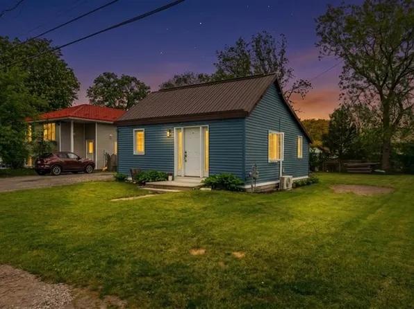 30 Queen St W, Lambton Shores, ON N0N 1J0