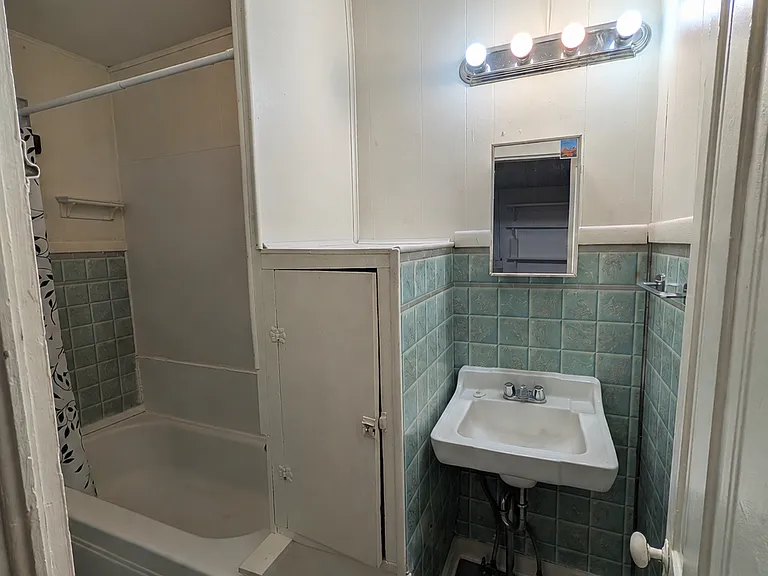 509 N Walnut St #1 — Photo 8