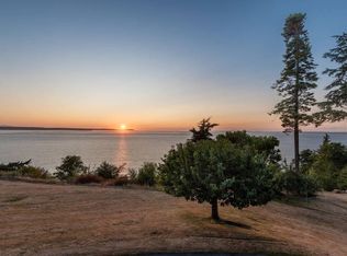 3410 Smugglers Cove Rd, Greenbank, WA 98253