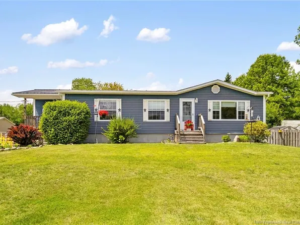 82 Nevers Rd, Lincoln, NB E3B 8R8