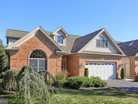 4th image of 1300 Mountain Laurel Cir