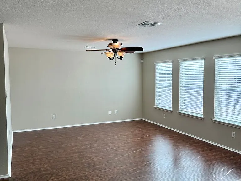 5704 Drystone Ln — Photo 7
