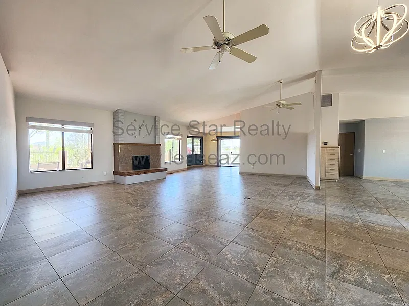 3 bed, 2.0 bath, 2291 sqft, $2,499 — Photo 4