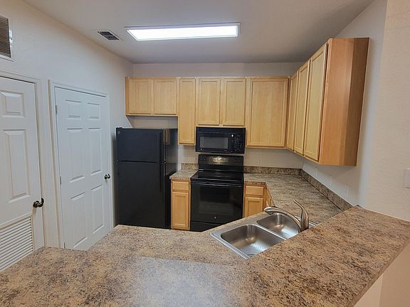 3rd image of 10121 Courtney Palms Blvd APT 201