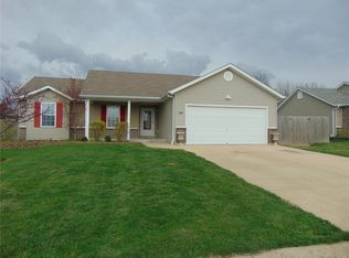 820 Warrior Ridge Ct, Warrenton, MO 63383