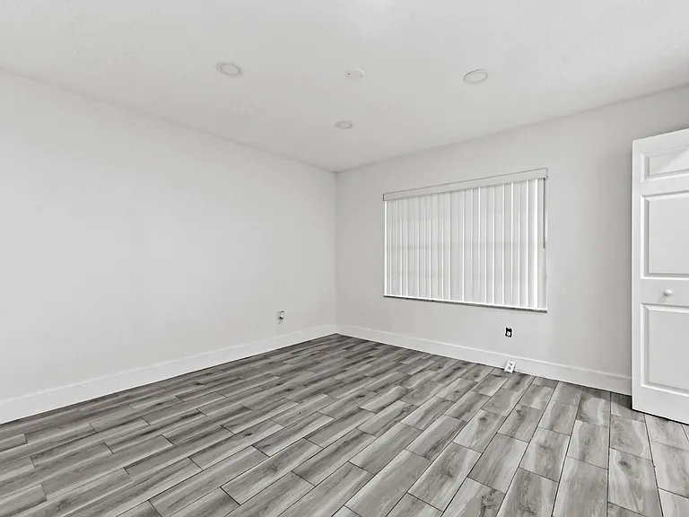 1390 Summit Run Cir — Photo 17