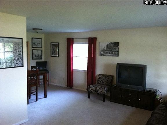2nd image of 5515 Meadow Wood Blvd