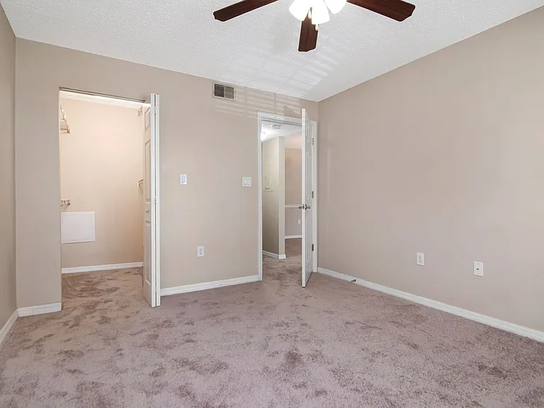 214 Lake Parsons Grn #201 — Photo 18