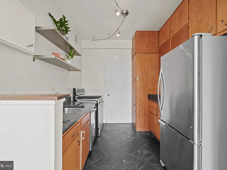 2737 Devonshire Pl NW #110 — Photo 9