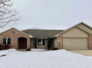 869 Woodrow St, Denmark, WI 54208
