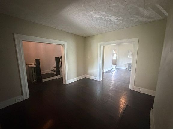 5th image of 75 Craighead St