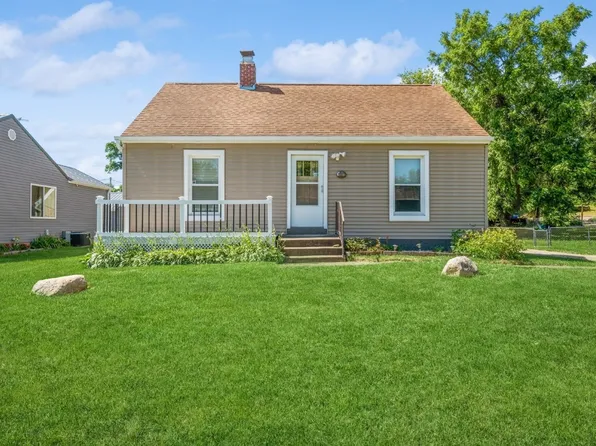 1511 E Ave NW, Cedar Rapids, IA 52405