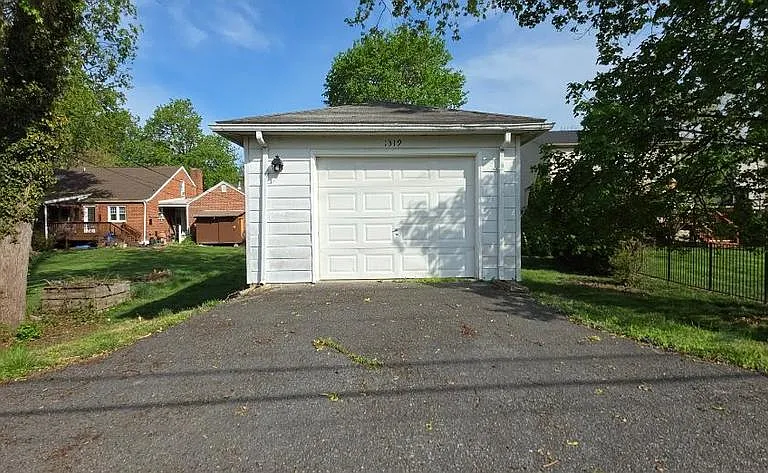 1319 The Ter — Photo 15