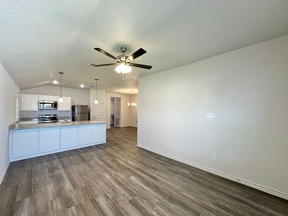 4th image of 218 Dolphin Dr #A
