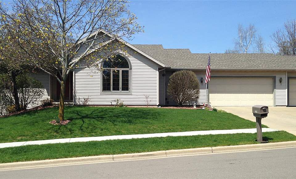 1st image of 1114 Oakwood Ct